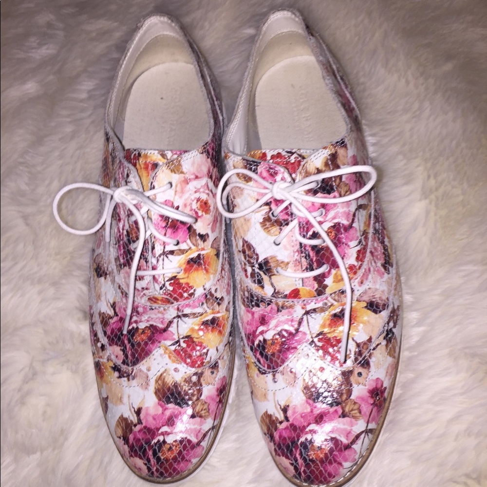 Cute vintage like shoes